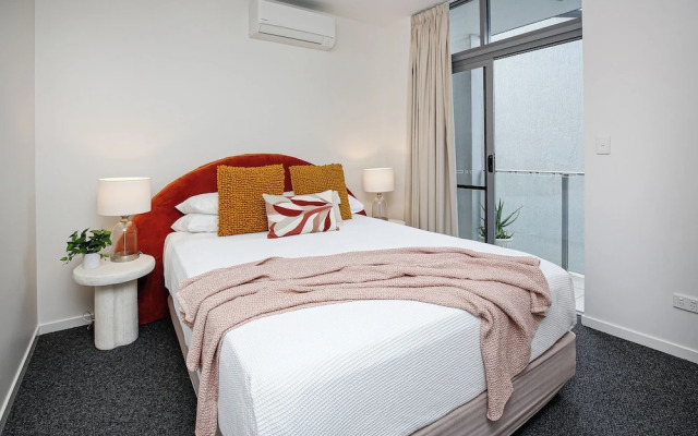 Luxury Cairns Stay with Pool and BBQ