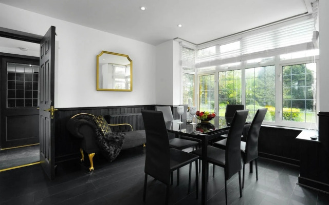 Luxury Designer Mansion in West Midlands Countryside