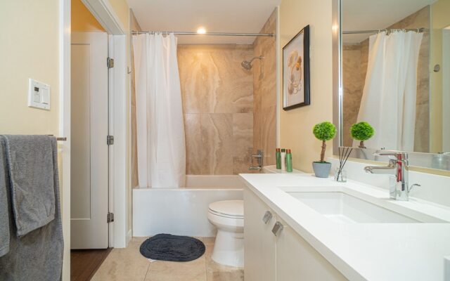 Lovely Oasis near Waterfront & Downtown