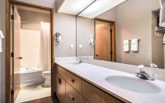 Quality Inn & Suites Bainbridge Island