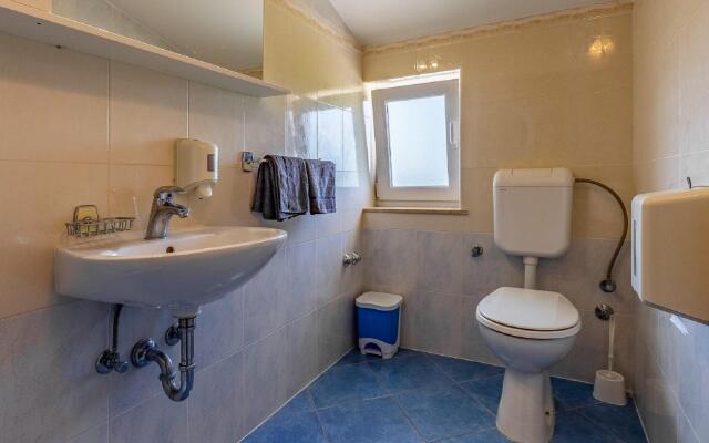 Graceful Apartment in Banjole near Beach Centinera
