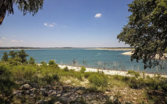 Lakefront, Private 3br, Dog-friendly Rental