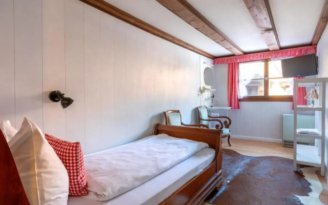 Swiss-Chalet Merlischachen - Historik Chalet-Hotel Lodge