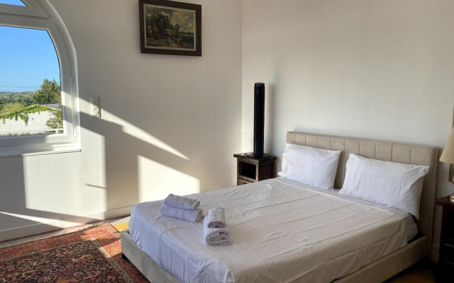 Magnificent Family Villa Near the Ceze River