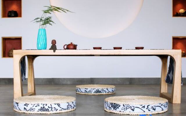 Yewang Su Lake View Light Luxury Hostel