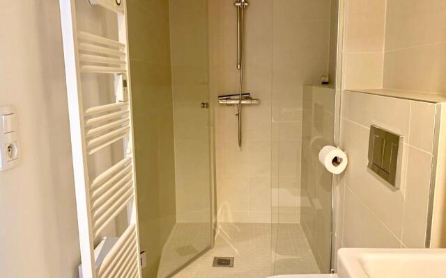 LOUVRESeine 1-minby Pad-à-Terre est '99 5 hotel standards