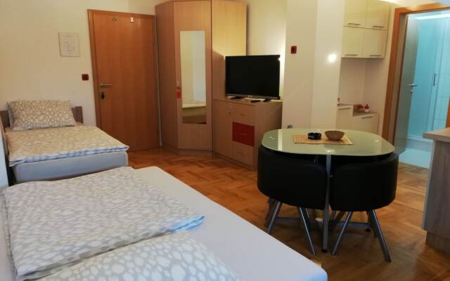 Studio Apartments Korosteljev