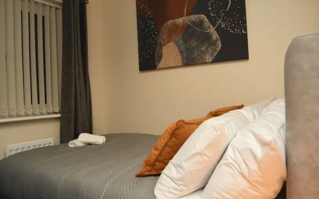 Warrington Suites by Relax Stays