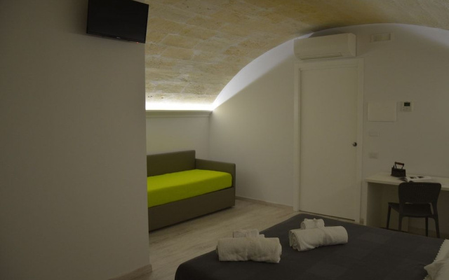 In & Out Matera