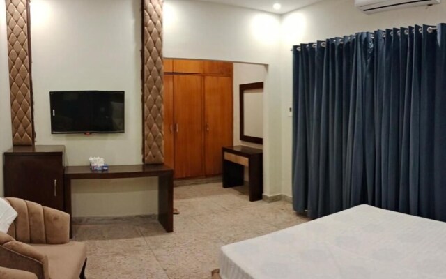 Grand Hayat Guest House