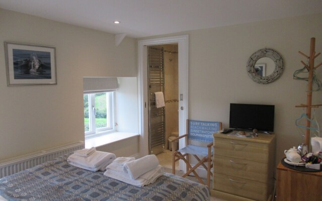 Awelon - Manorbier Bed and Breakfast