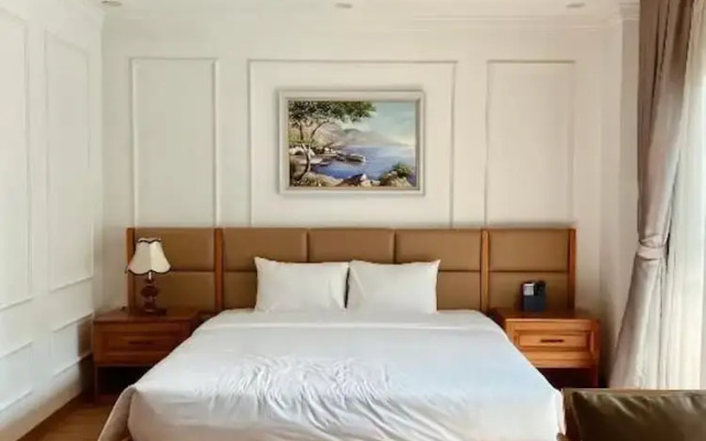 Luxe Paradise Suites Dich Vong Hau