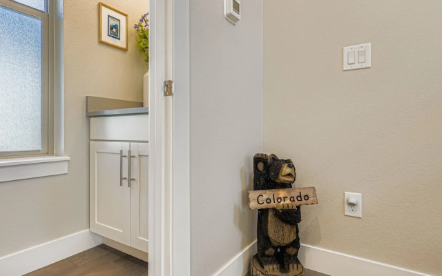 Lazy Rocky Retreat 2 Bedroom Home