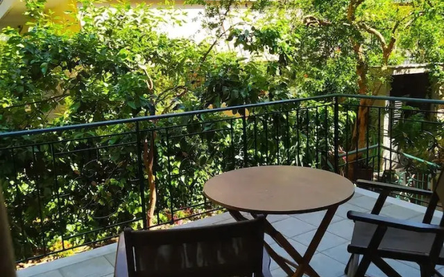 Marousi Comfy Apartment With Balcony