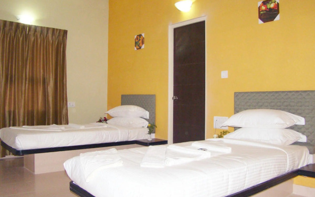 Grand Bee Hotel