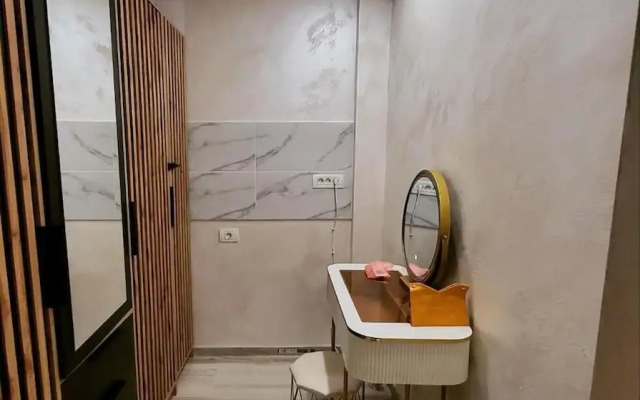 The Royalty Apartment old Town Center