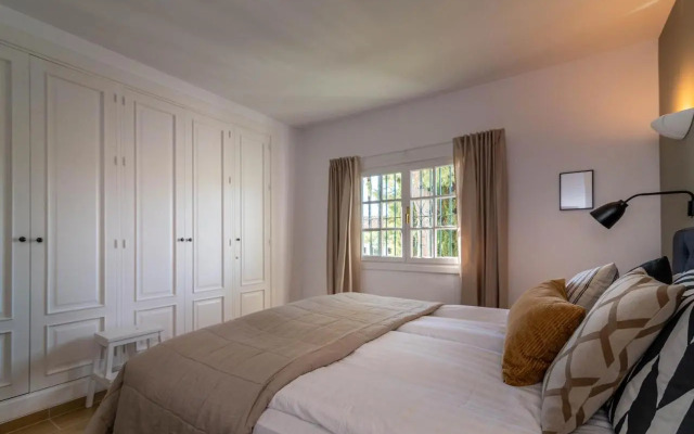 Newly renovated 3 bedroom apt next to Puerto Banús