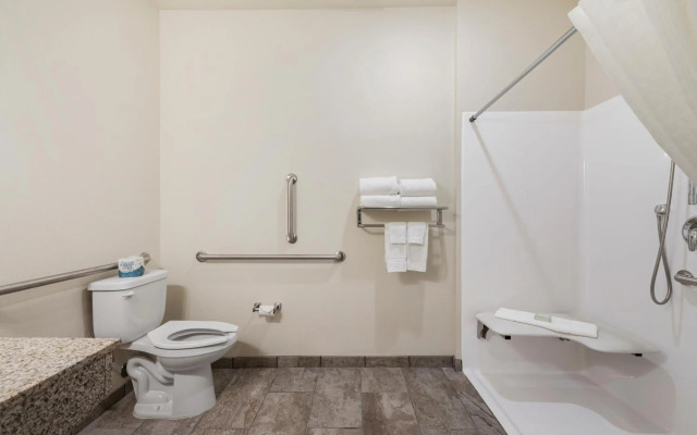 Cobblestone Hotel & Suites - Urbana