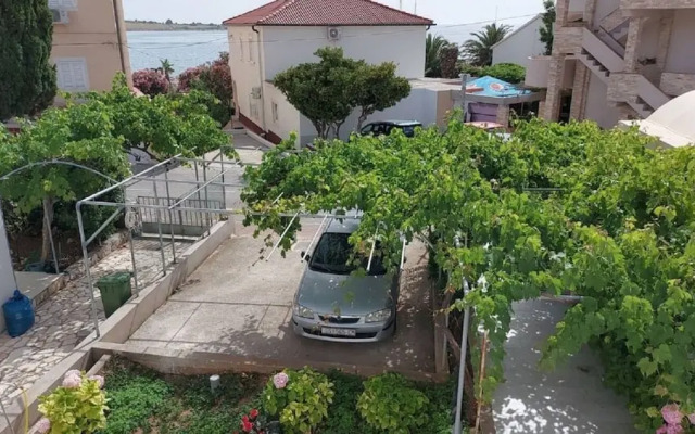 Mari - 50 m From sea - H