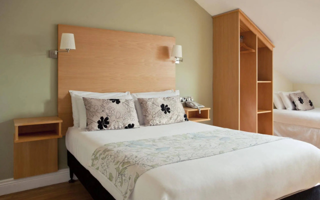 Coach House Hotel