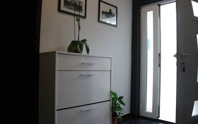 Schöne Ferienwohnung mit Terrasse, Roses