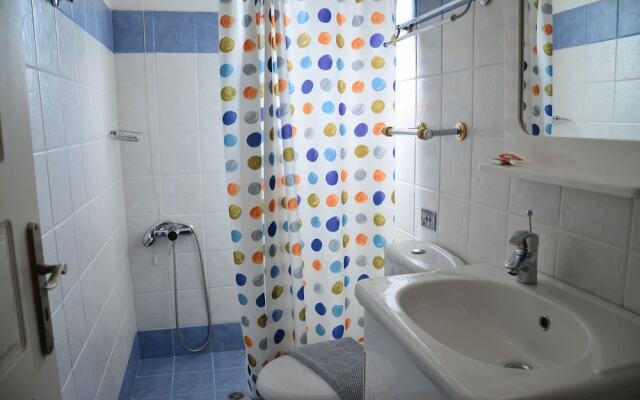 Saron Hotel