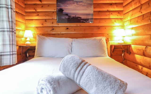 Y Bwthyn Pren, Cabin 209,