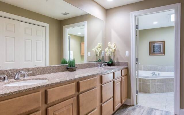 The Moorings Unit 516