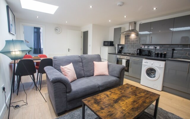 Short Stay Bristol - Two Mile Hill Apartment