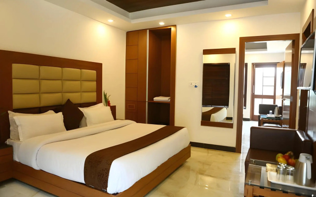 OYO Rooms Mussoorie Library
