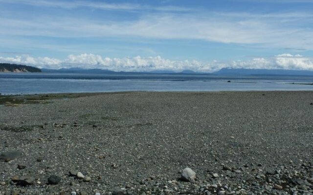 Beachway Vacation Rental and B&B Suites