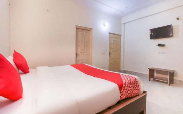 OYO 62711 Krishna Residency