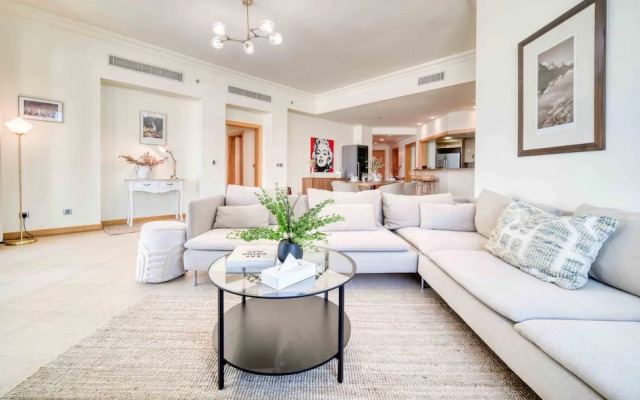 Chic Beachside 3BR Living at the Palm