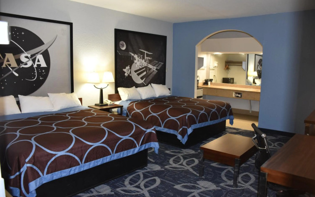 Super 8 by Wyndham Houston Hobby Airport South