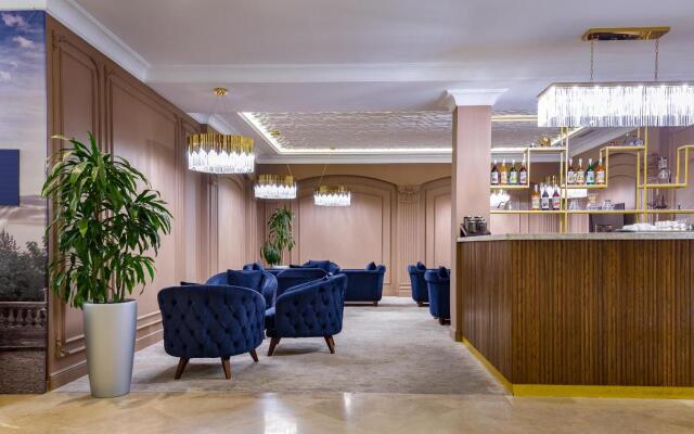 Вo'ston Hotel