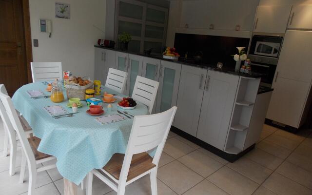 Sun-kissed Villa in Diksmuide With Garden, Sauna