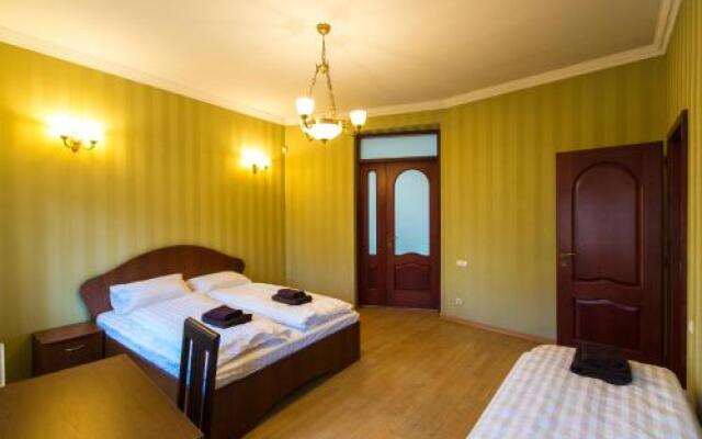 10 Rooms