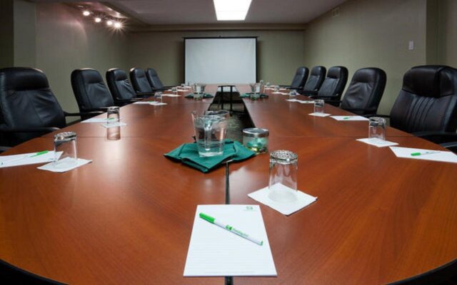 Holiday Inn Toronto Airport East by IHG