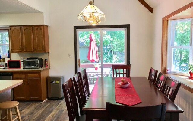 Beautiful Lakeside House Near Camelback