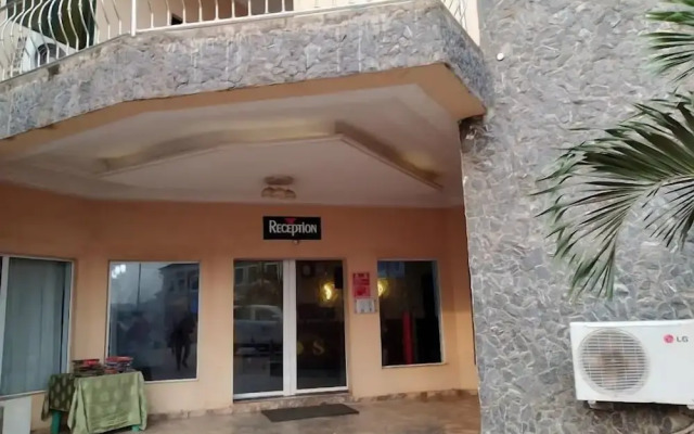 Rolak Hotel and Suites