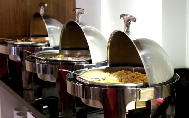 Luxpoint Hotel Surabaya