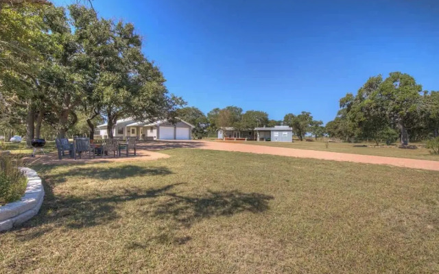 Grey Haus Casita-peaceful Hill Country Views!
