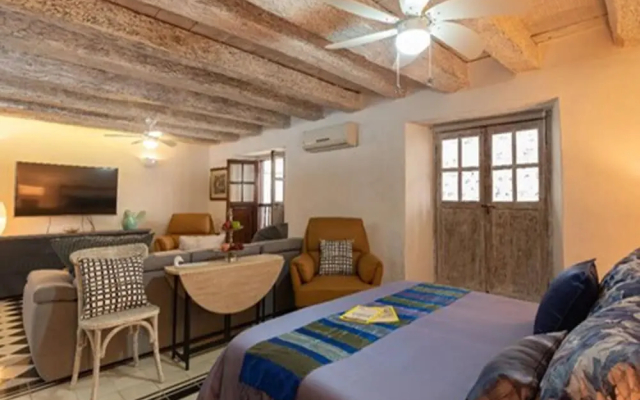 Elegant 1 Bedroom Near San Pedro Church - Apartment in Cartagena - Photo 2
