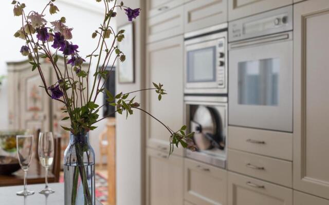 Sommavilla Apartments - central living