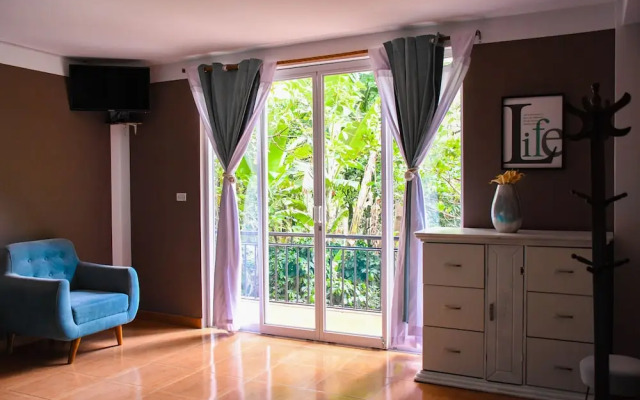 Zoila's Suite Escape