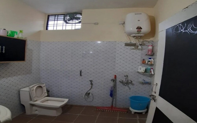 Goroomgo Hotel Ambika House Dehradun