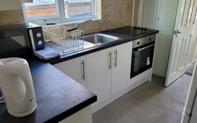 Bright & Homely Apartment