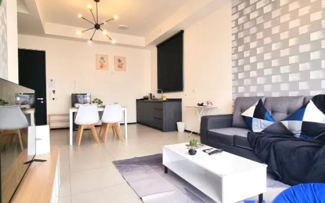 SoftGrey 2 Rooms Apartment, 4+2 Pax @ Urban Suites
