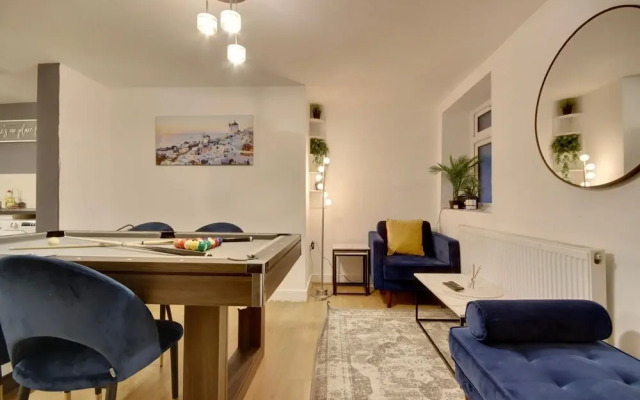 Southsea Apartment-Parking-Pool-Hot tub