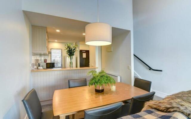 Modern 3 bedroom with stunning postcard views!